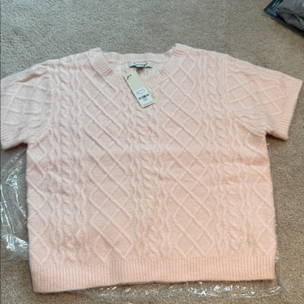 Girl, super soft light, pink short sleeve sweater size large FRANCESCAS